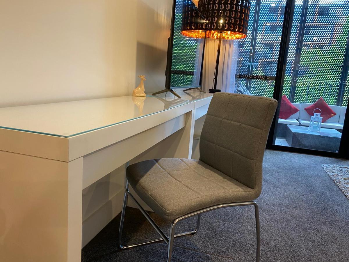The Gallery Luxe 1 Bedroom Executive Apartment In The Heart Of Braddon Wine Secure Parking Wifi Канбера Екстериор снимка