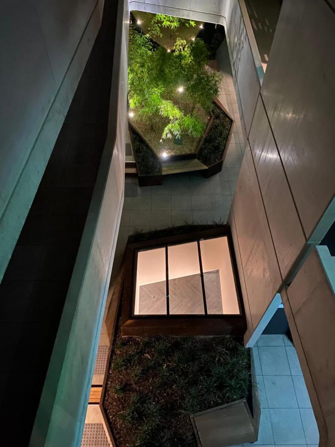The Gallery Luxe 1 Bedroom Executive Apartment In The Heart Of Braddon Wine Secure Parking Wifi Канбера Екстериор снимка