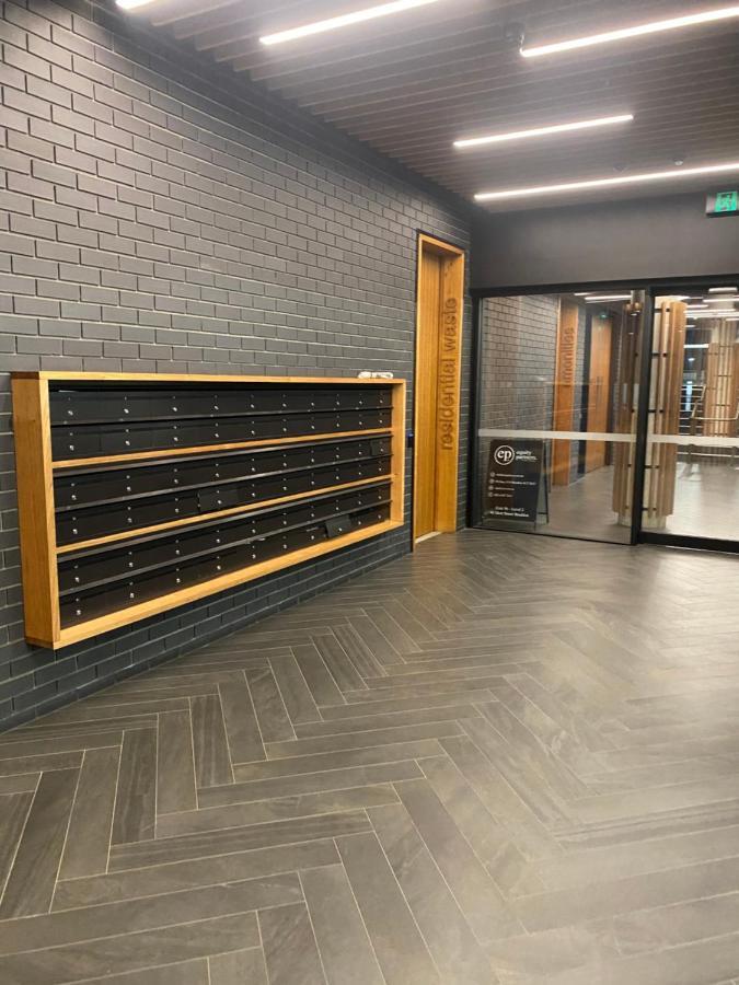 The Gallery Luxe 1 Bedroom Executive Apartment In The Heart Of Braddon Wine Secure Parking Wifi Канбера Екстериор снимка