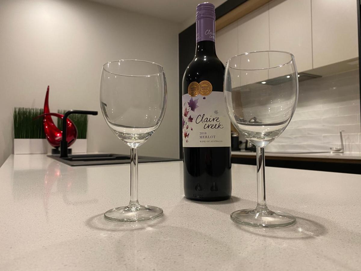 The Gallery Luxe 1 Bedroom Executive Apartment In The Heart Of Braddon Wine Secure Parking Wifi Канбера Екстериор снимка