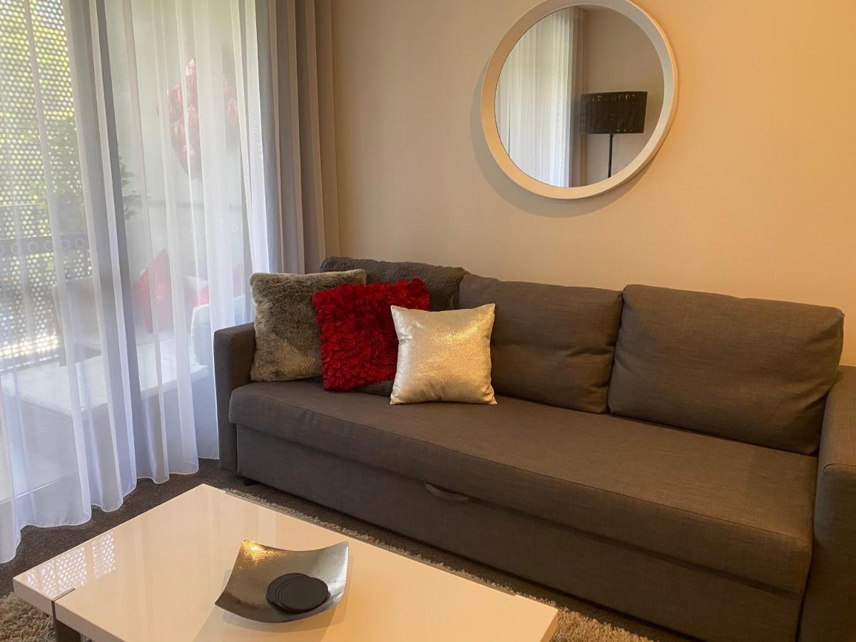 The Gallery Luxe 1 Bedroom Executive Apartment In The Heart Of Braddon Wine Secure Parking Wifi Канбера Екстериор снимка